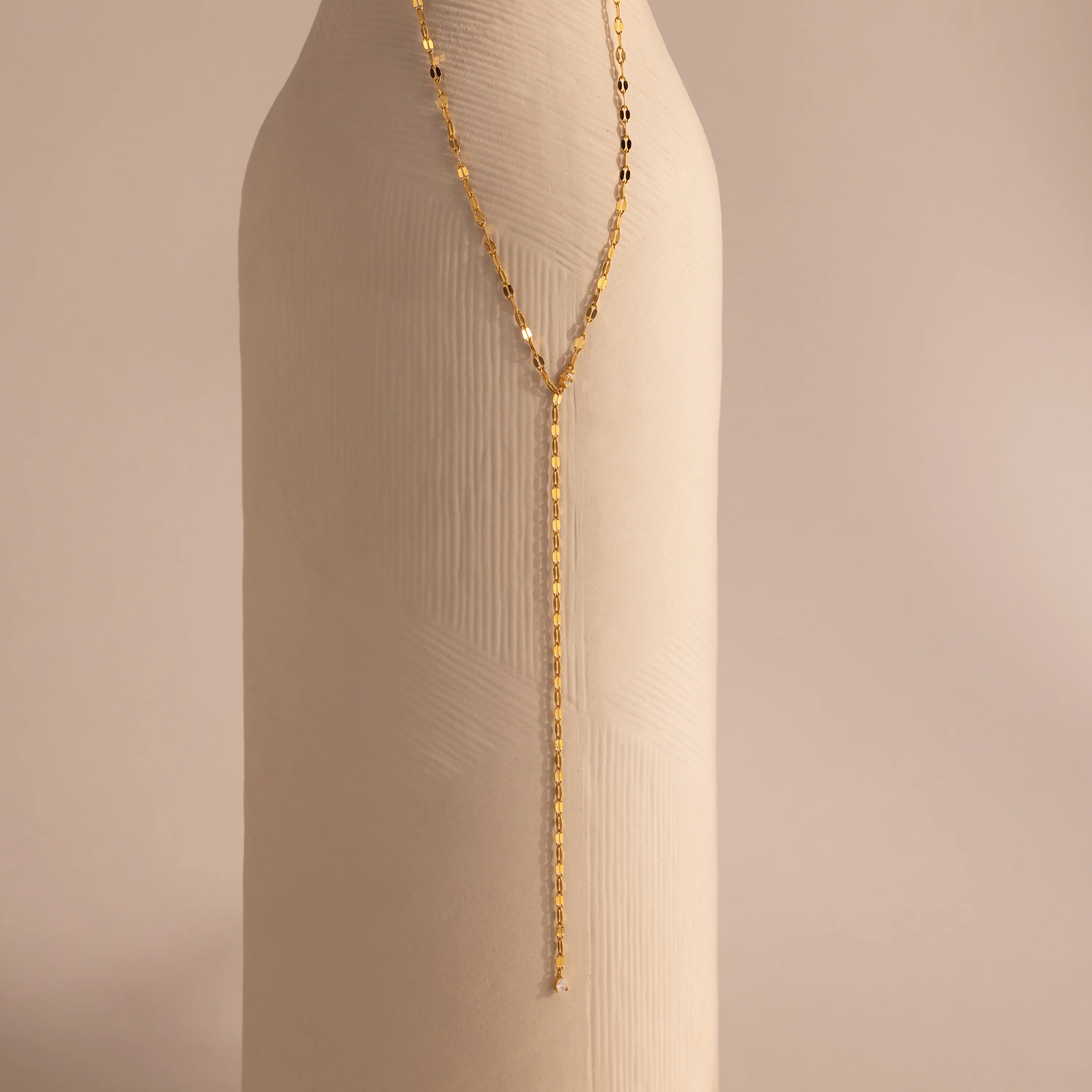Sparkling Diamond Lariat Necklace in 18K Gold - Image 3