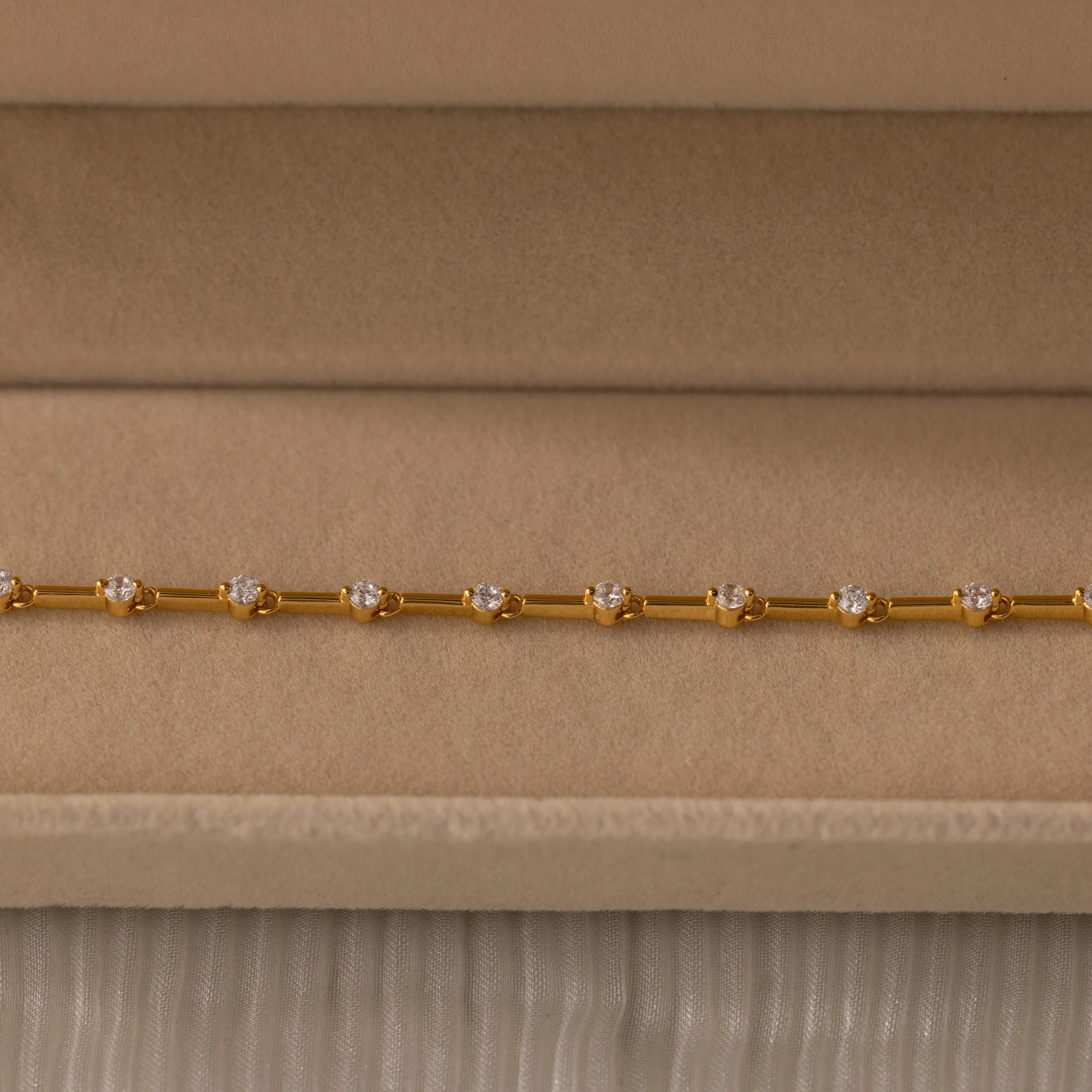 Sprinkle Diamond Tennis Bracelet in 18K Gold - Image 3