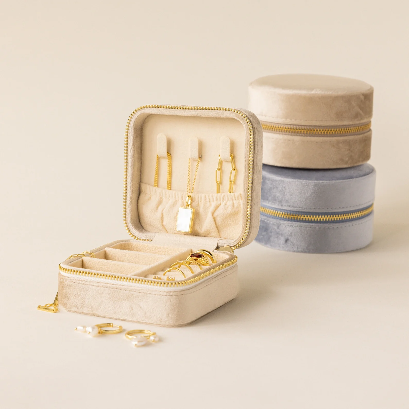 Square Velvet Jewelry Case - Image 5