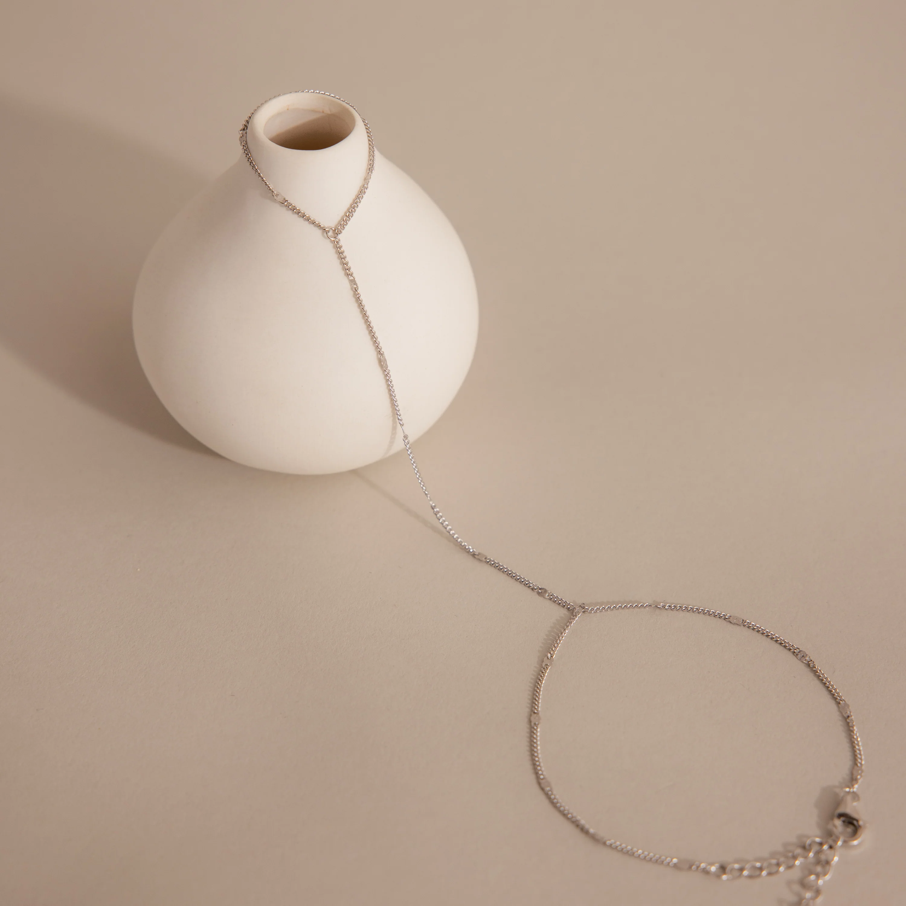 Star Curb Hand Chain Bracelet in Silver - Image 3