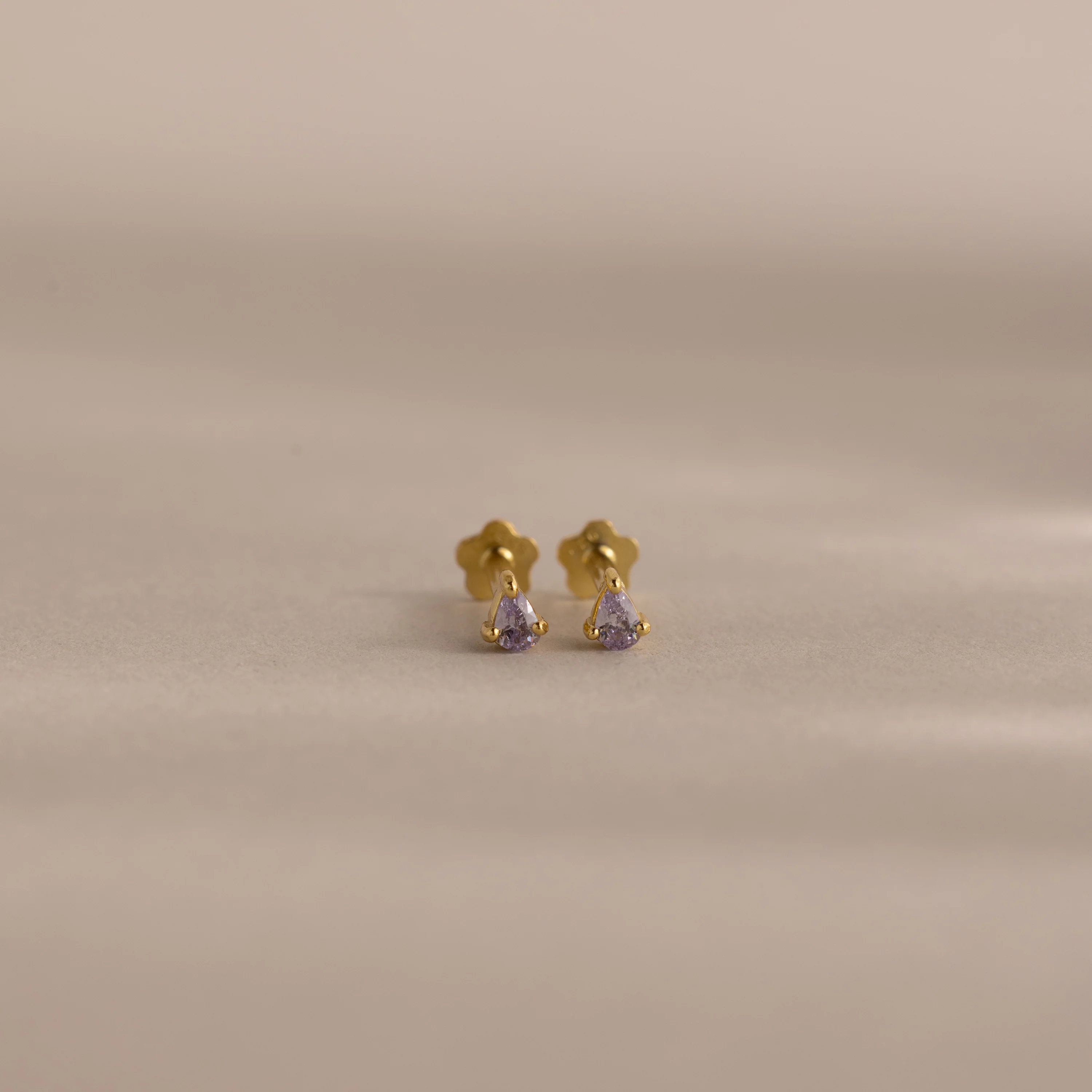 Teardrop Alexandrite Flatback Studs - Image 3