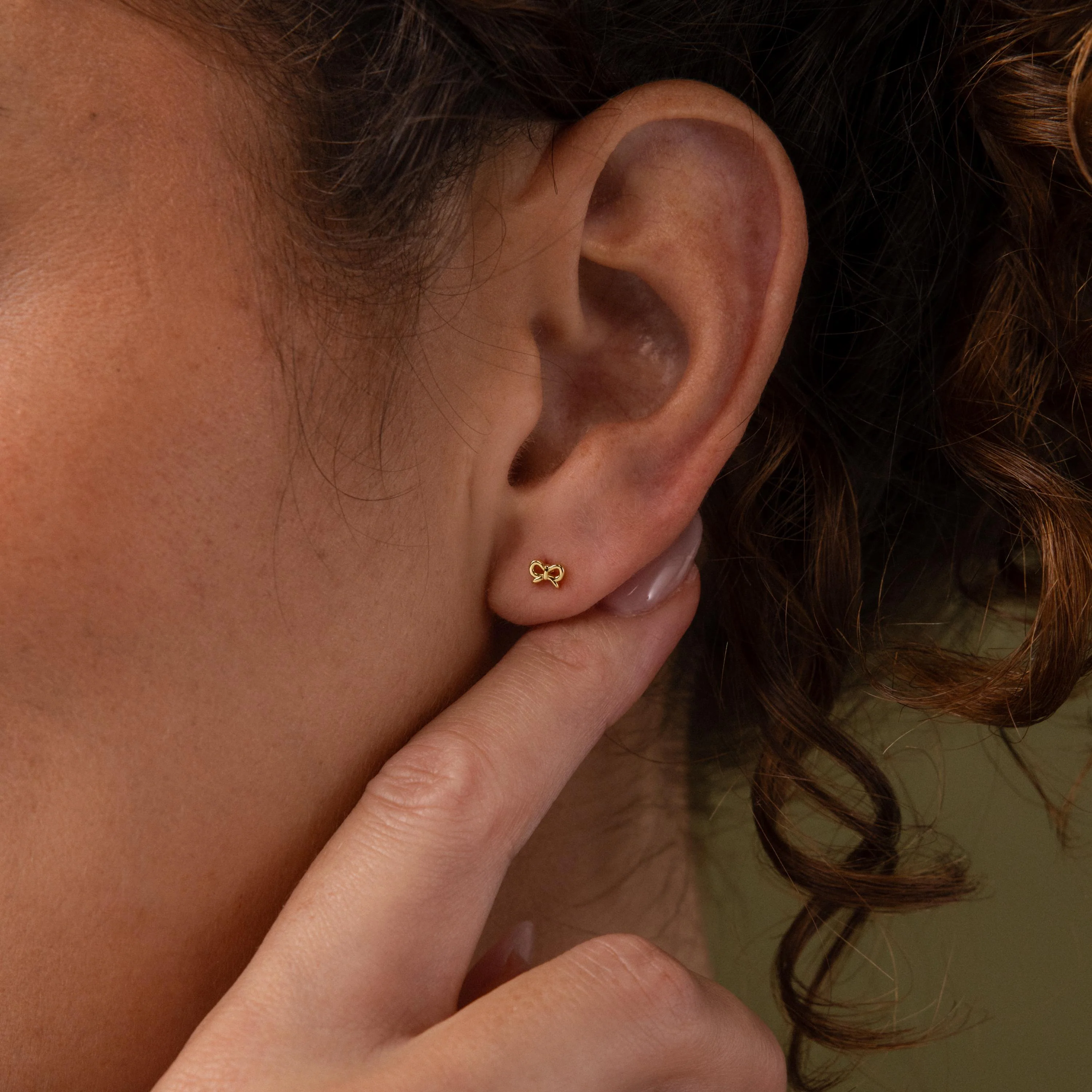Tiny Bow Flatback Studs in 18K Gold - Image 2