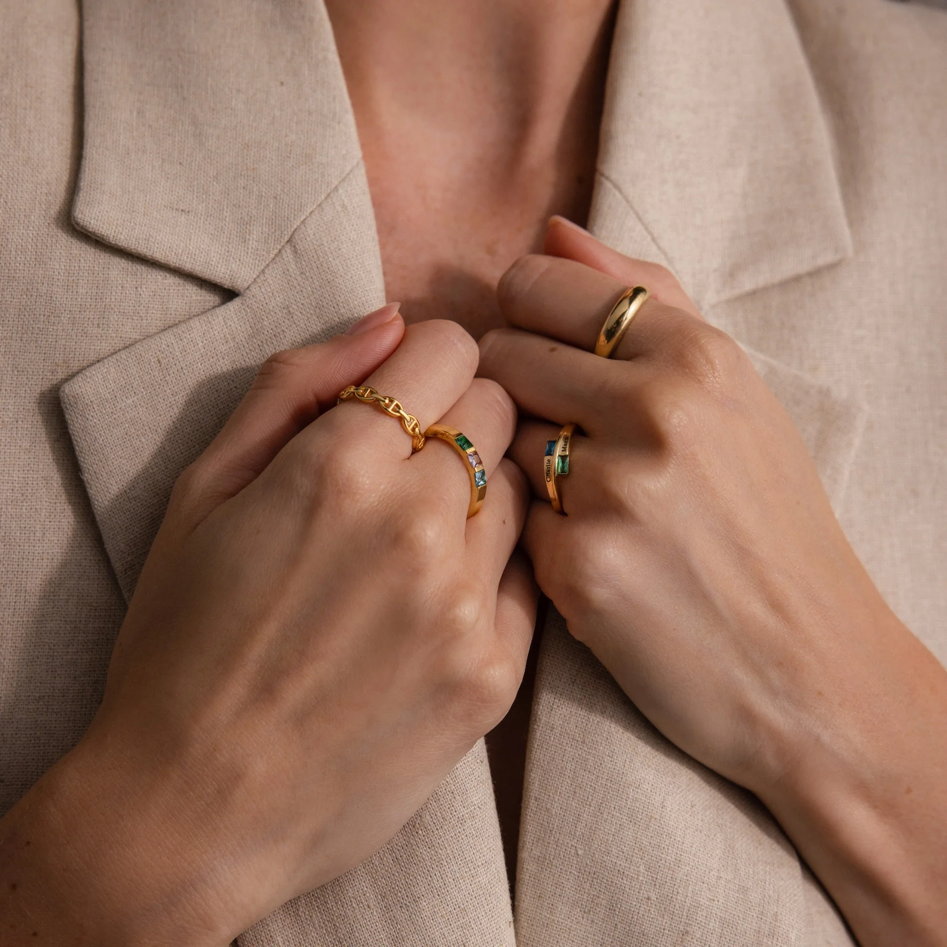 Toi et Moi Baguette Name Ring in 18K Gold - Image 4