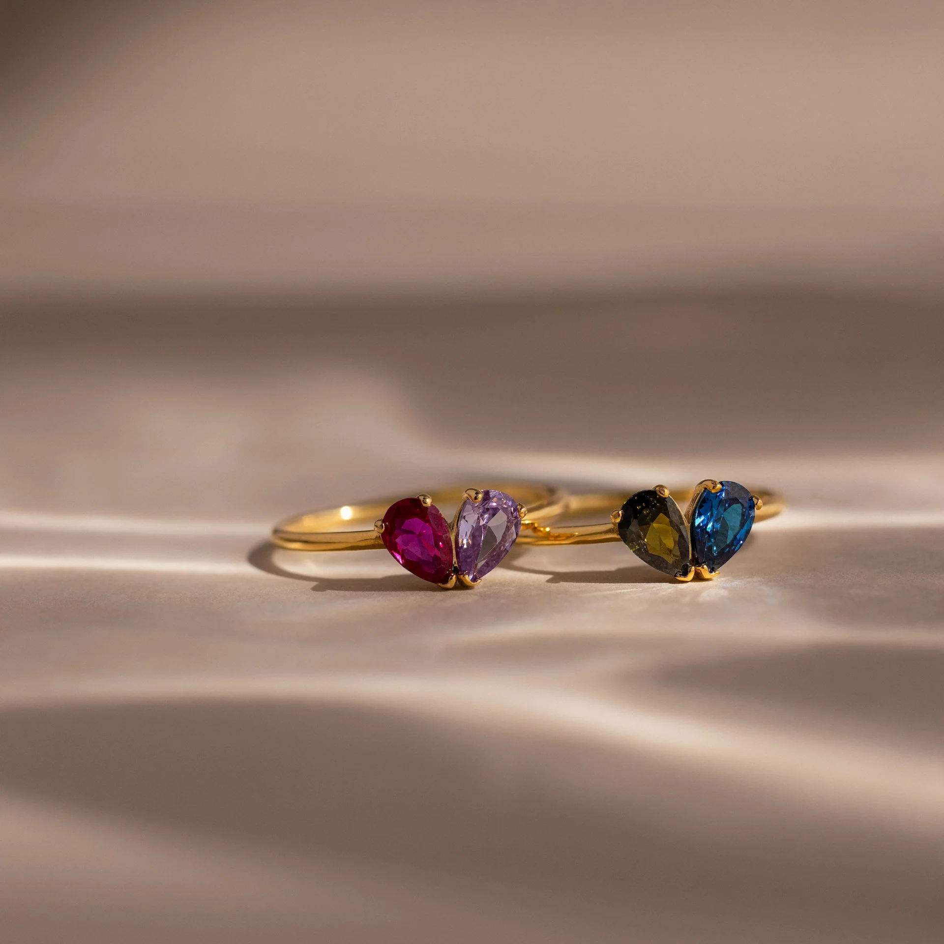 Toi et Moi Teardrop Heart Ring in 18K Gold - Image 3