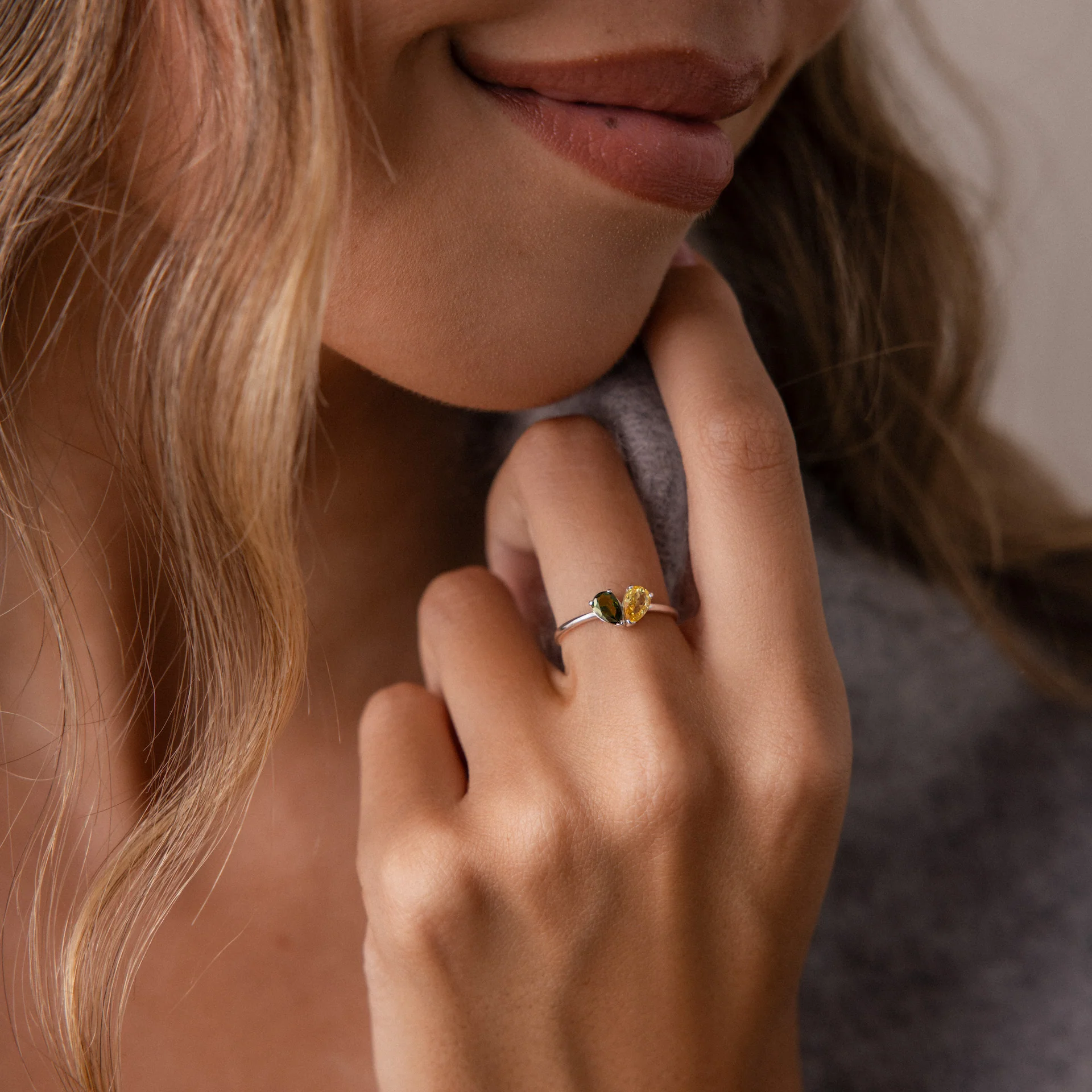 Toi et Moi Teardrop Heart Ring in Silver - Image 2