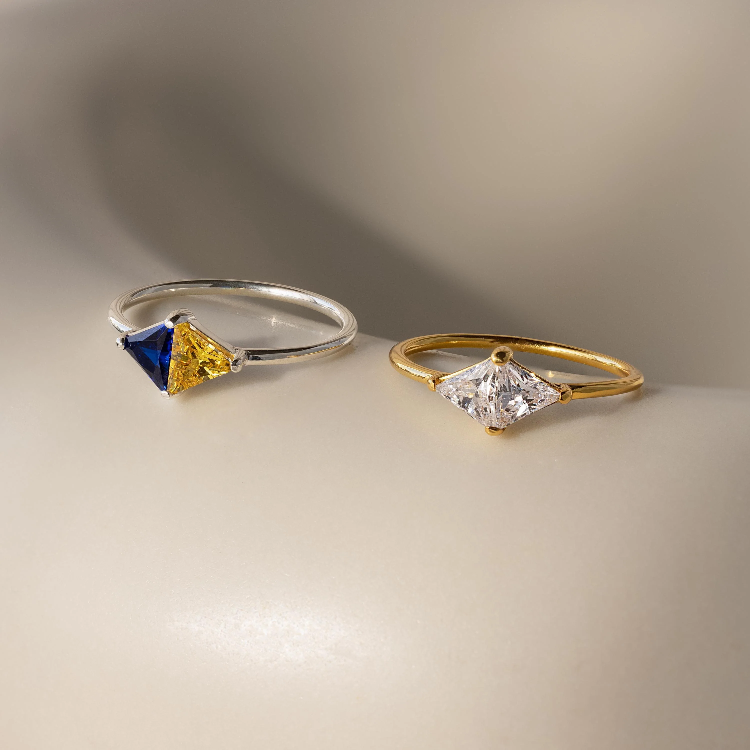 Toi et Moi Triangle Birthstone Ring - Image 4