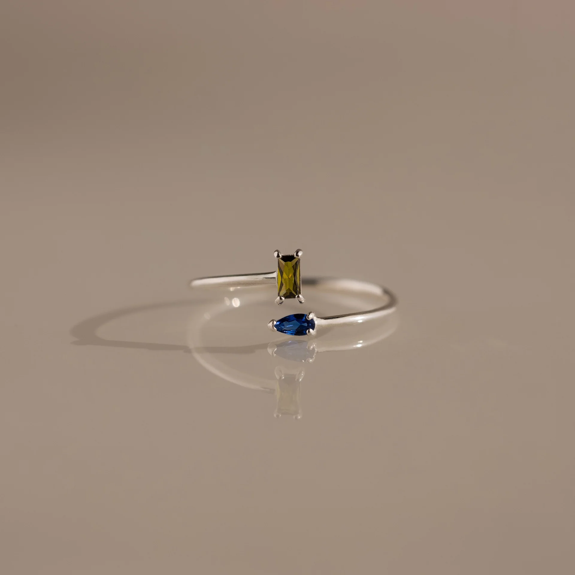 Toi et Moi Wrap Ring in Silver - Image 3