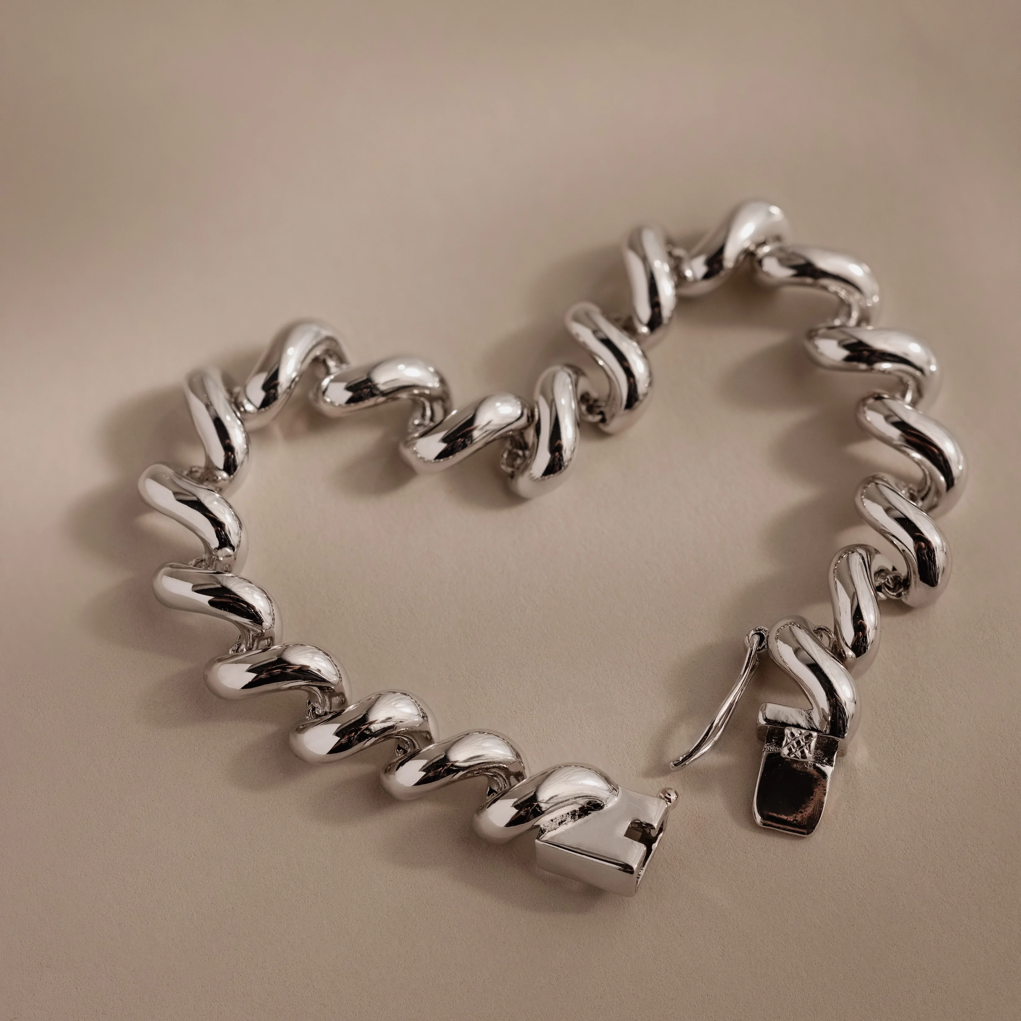 Twisted Chain Bracelet in Silver - Image 4