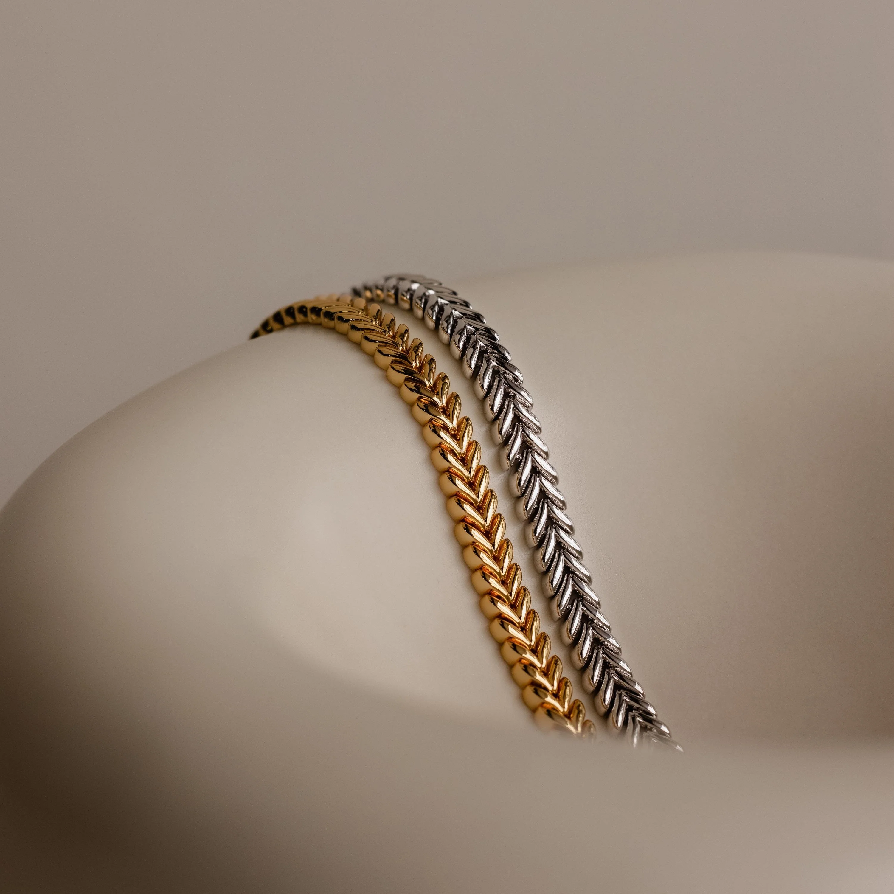 V-Link Chain Tennis Bracelet - Image 5