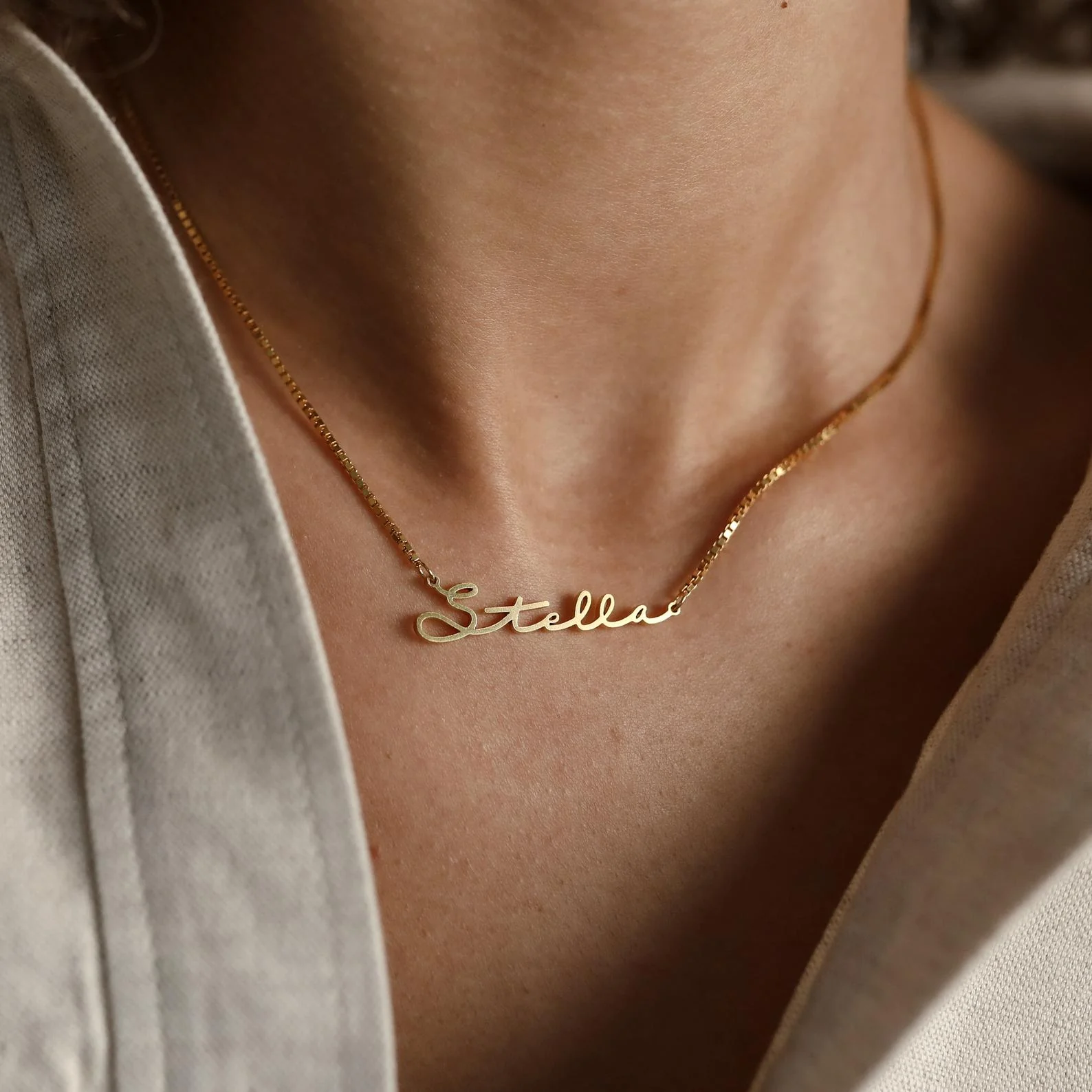 Venice Name Necklace in Box Chain - Image 3