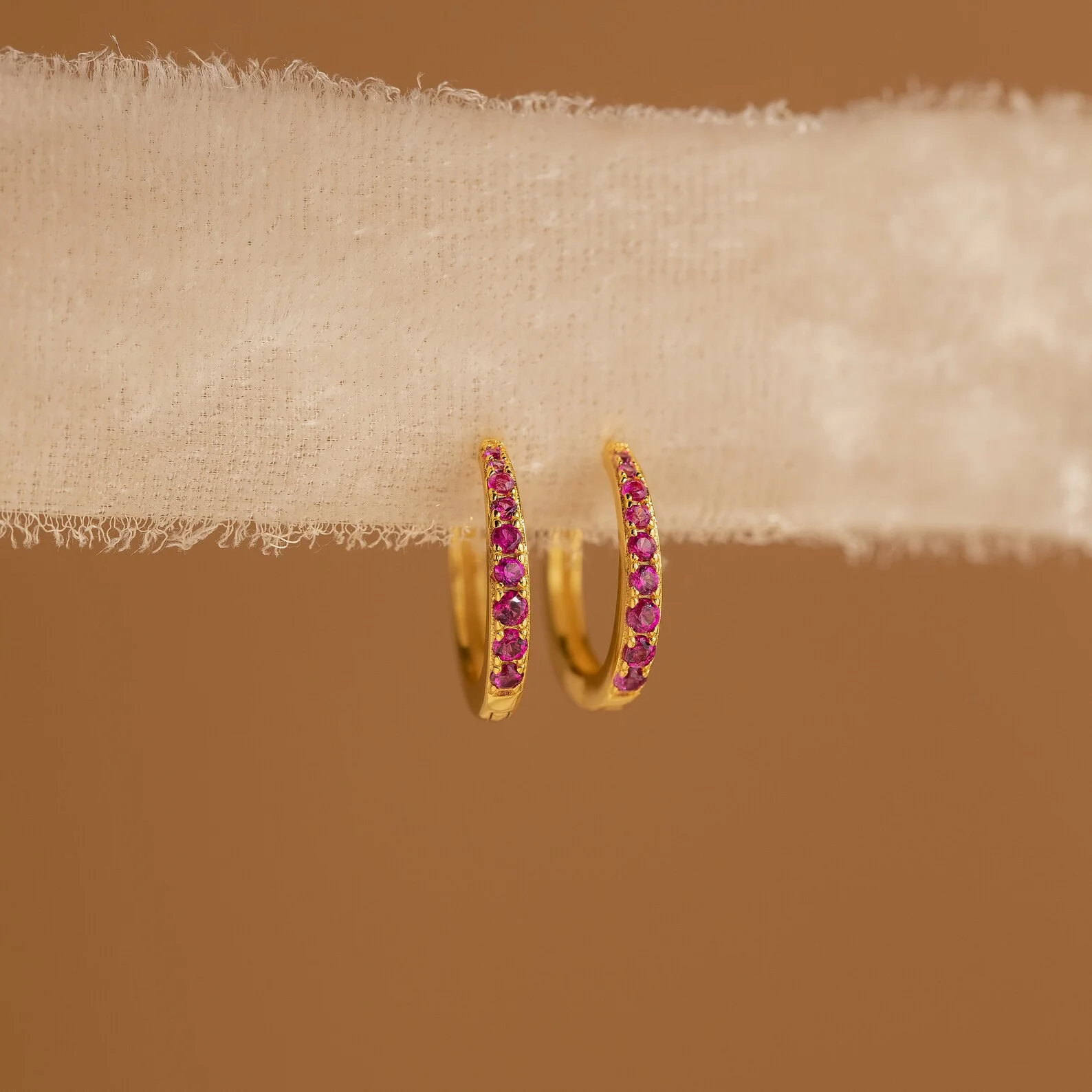 Vera Pave Ruby Huggies - Image 3
