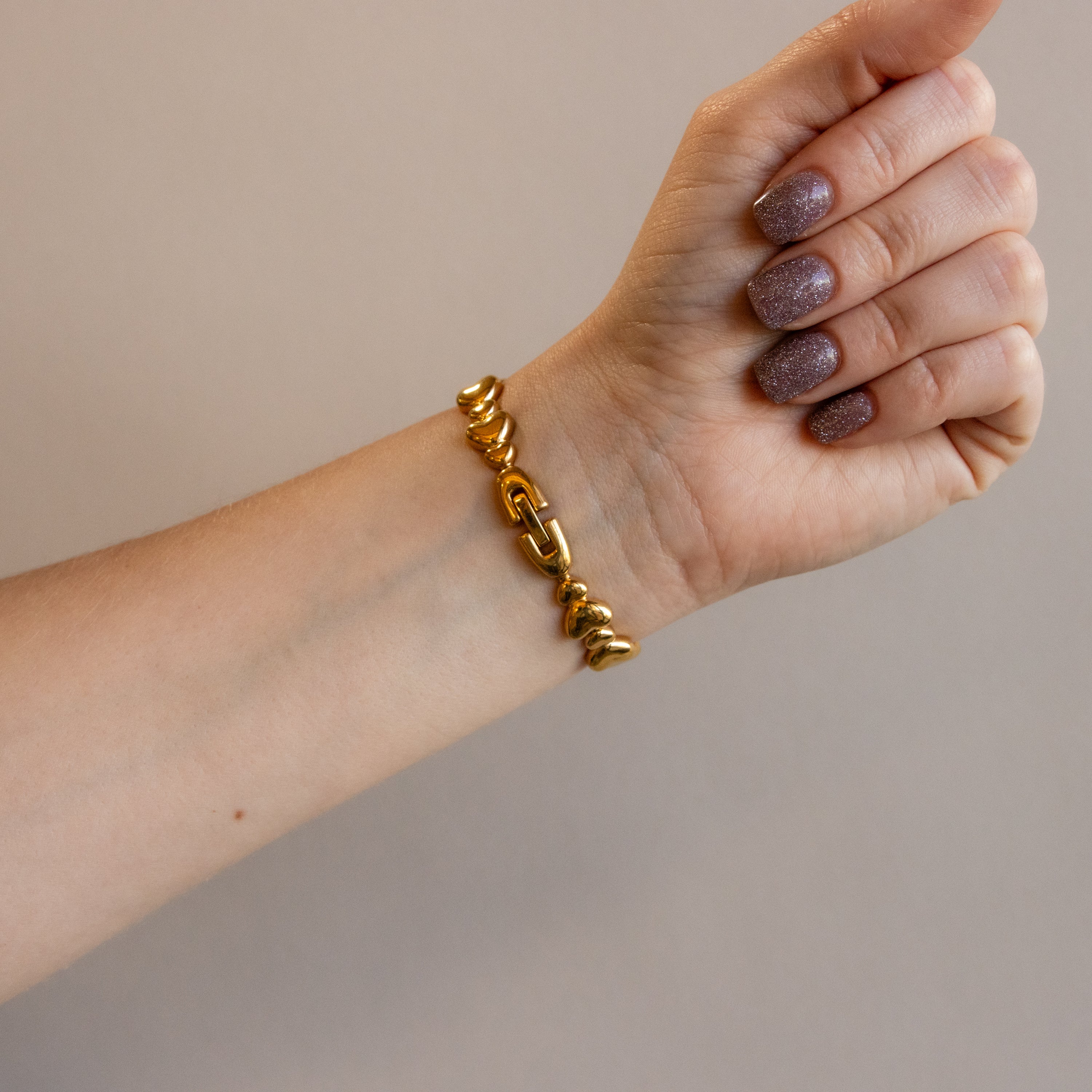 Vintage Citizen Puff Hearts Gold Watch - Image 3