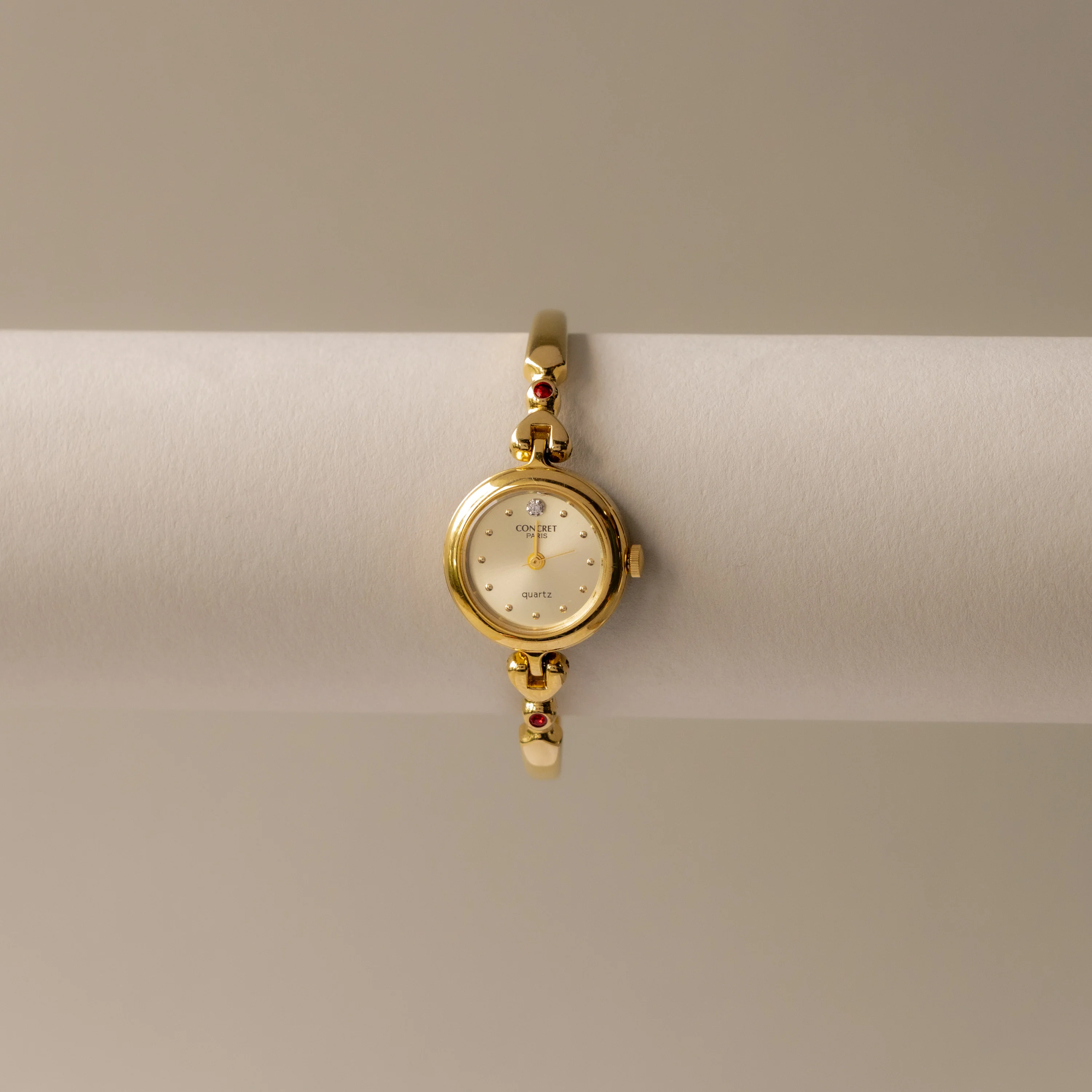 Vintage Concret Round Ruby Gold Watch - Image 2