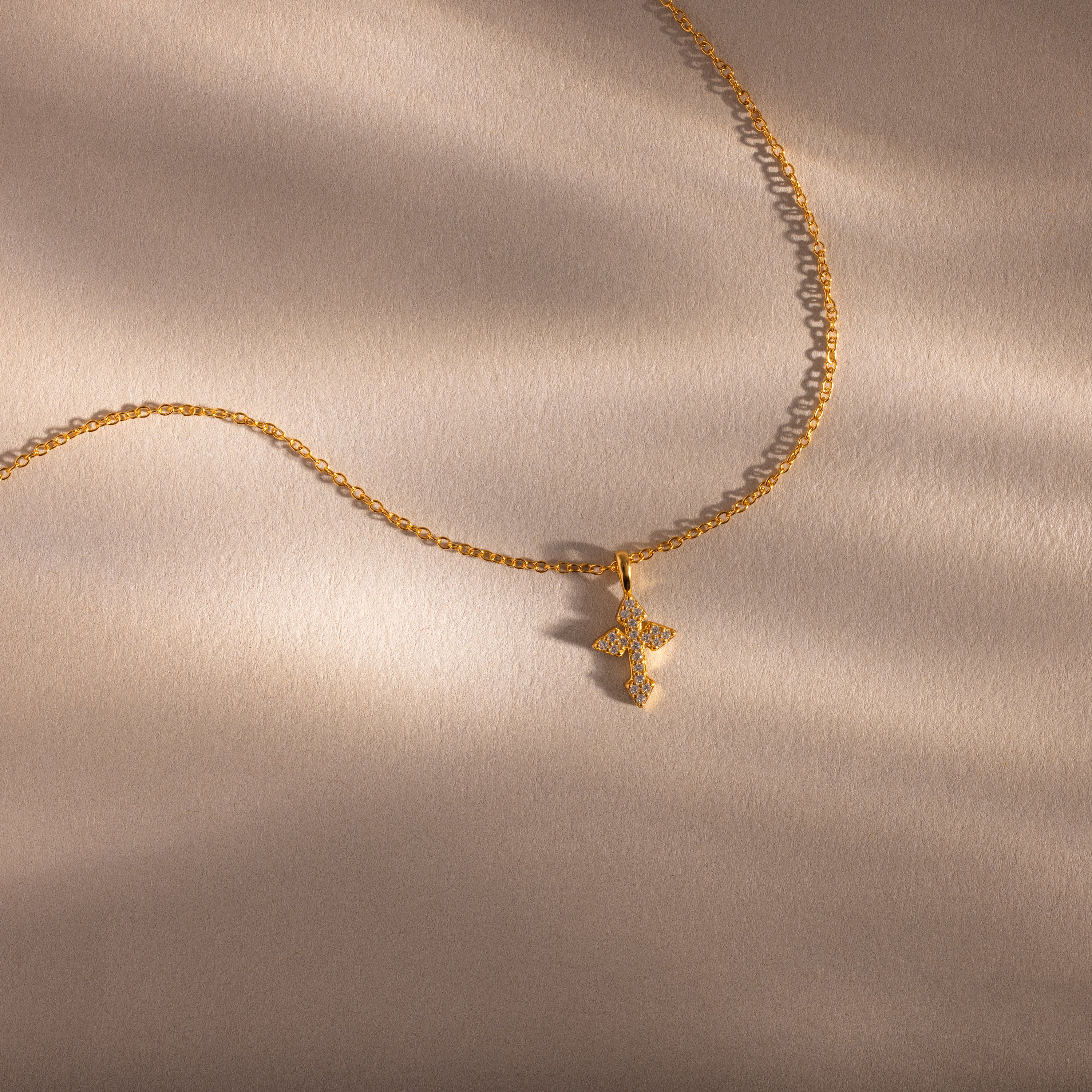 Vintage Cross Necklace in 18K Gold - Image 3