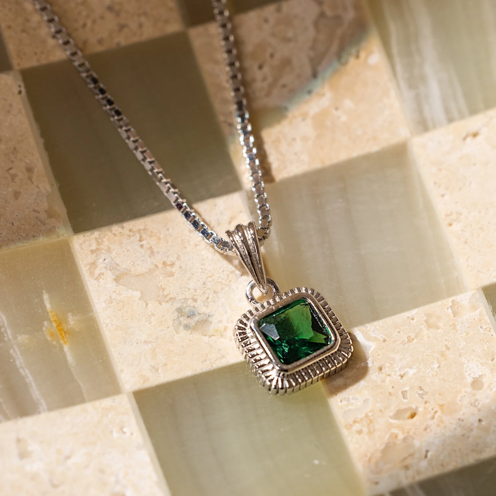 Vintage Emerald Pendant Necklace - Image 6