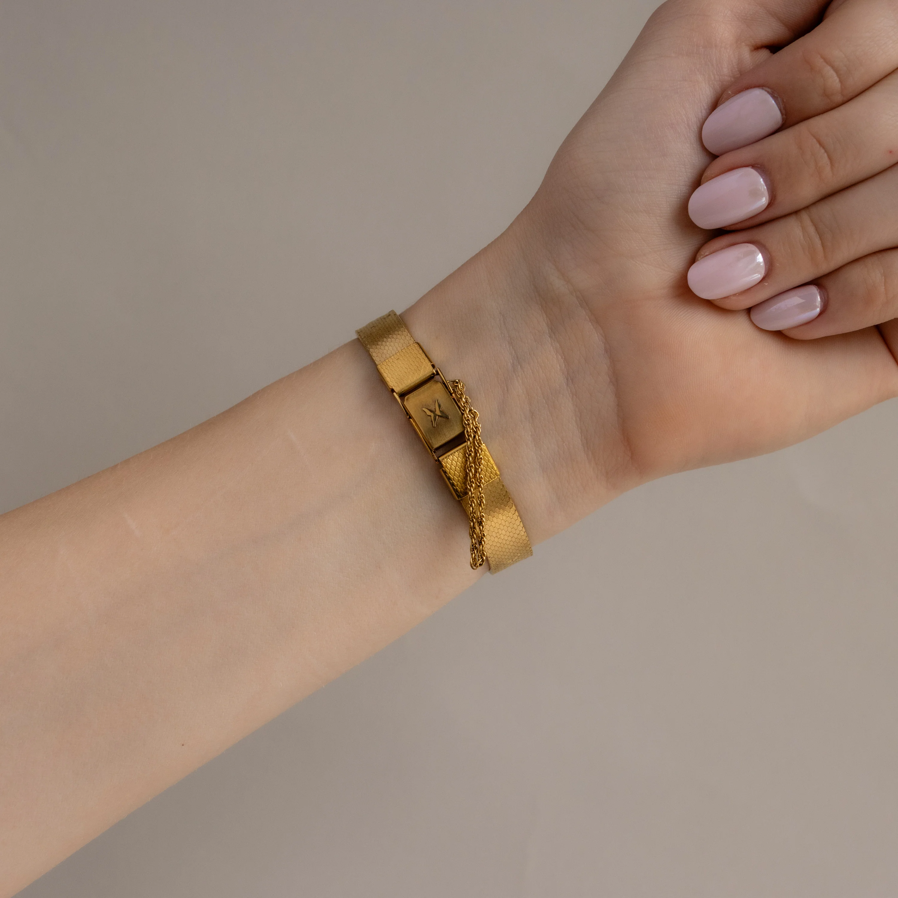 Vintage Hanae Mori Butterflies Gold Watch - Image 3