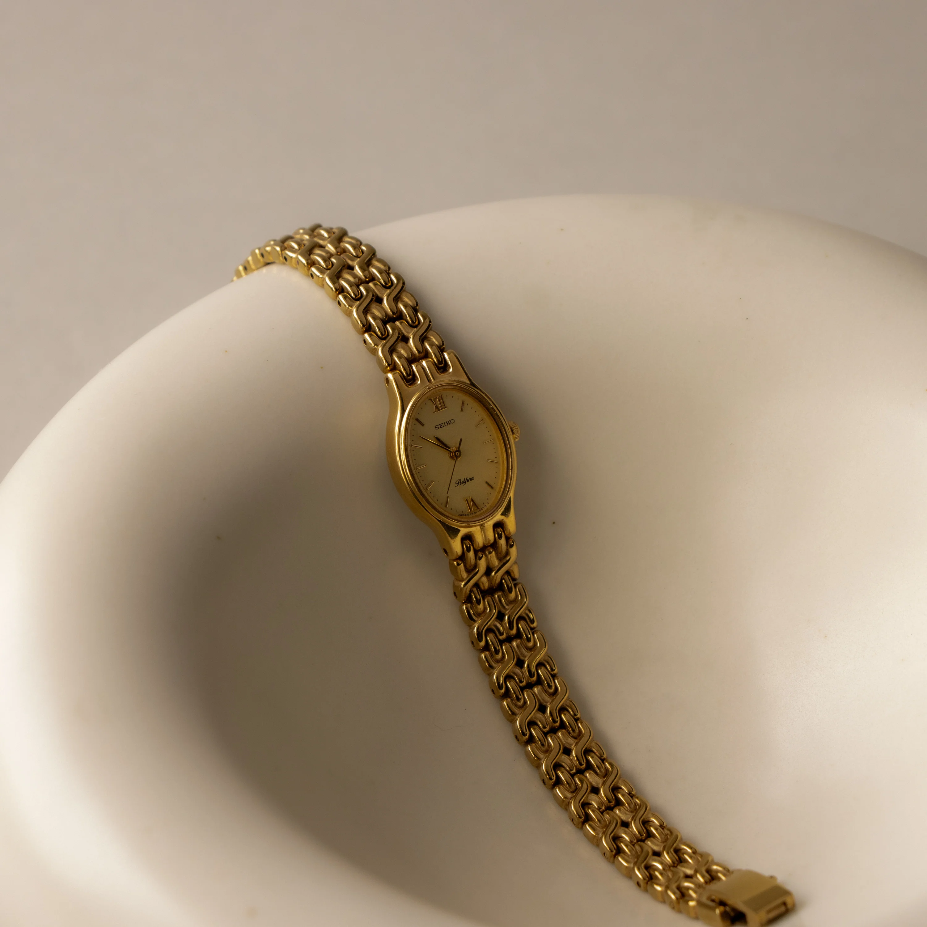 Vintage Seiko Belfina Oval Gold Watch - Image 2