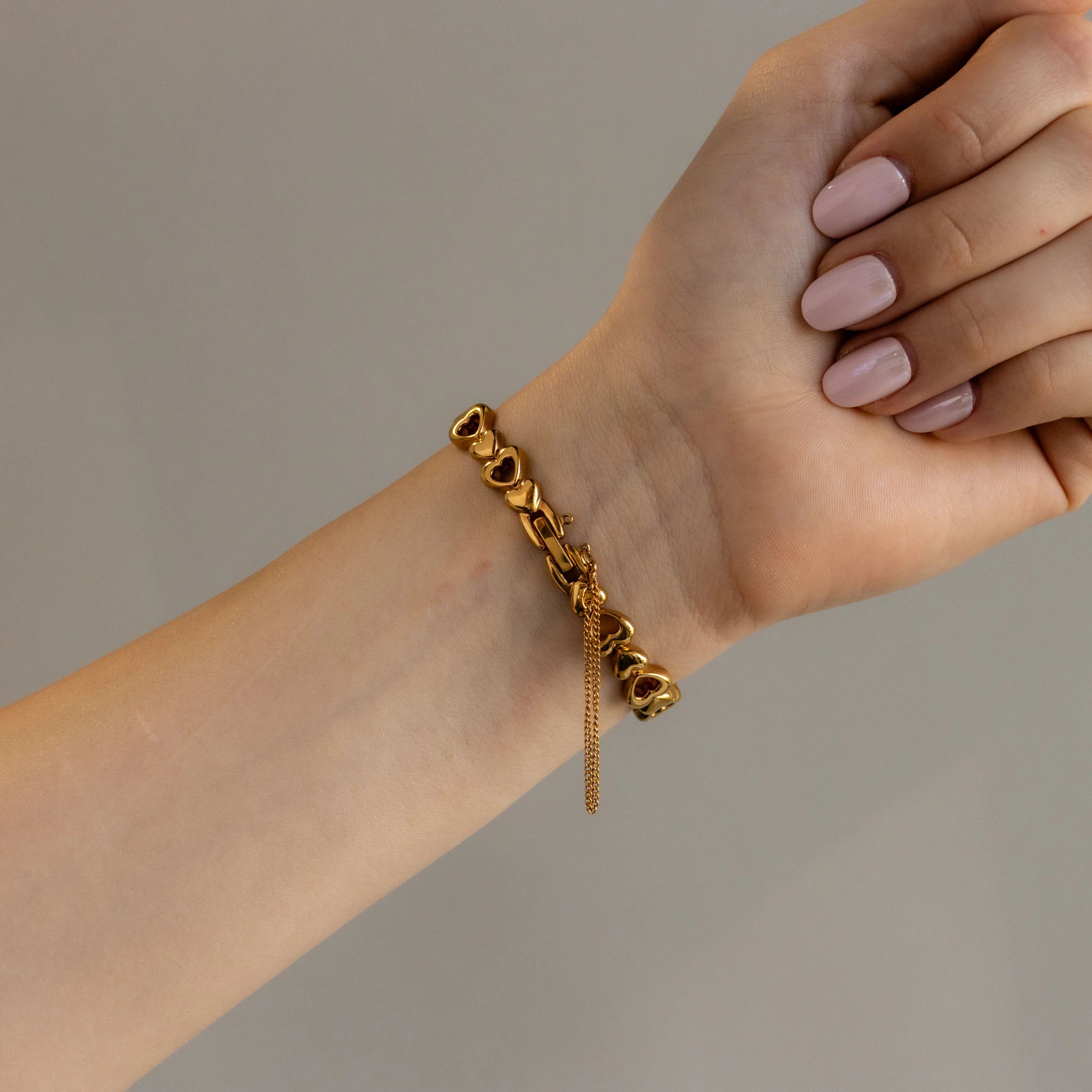 Vintage Seiko Dainty Hearts Gold Watch - Image 3