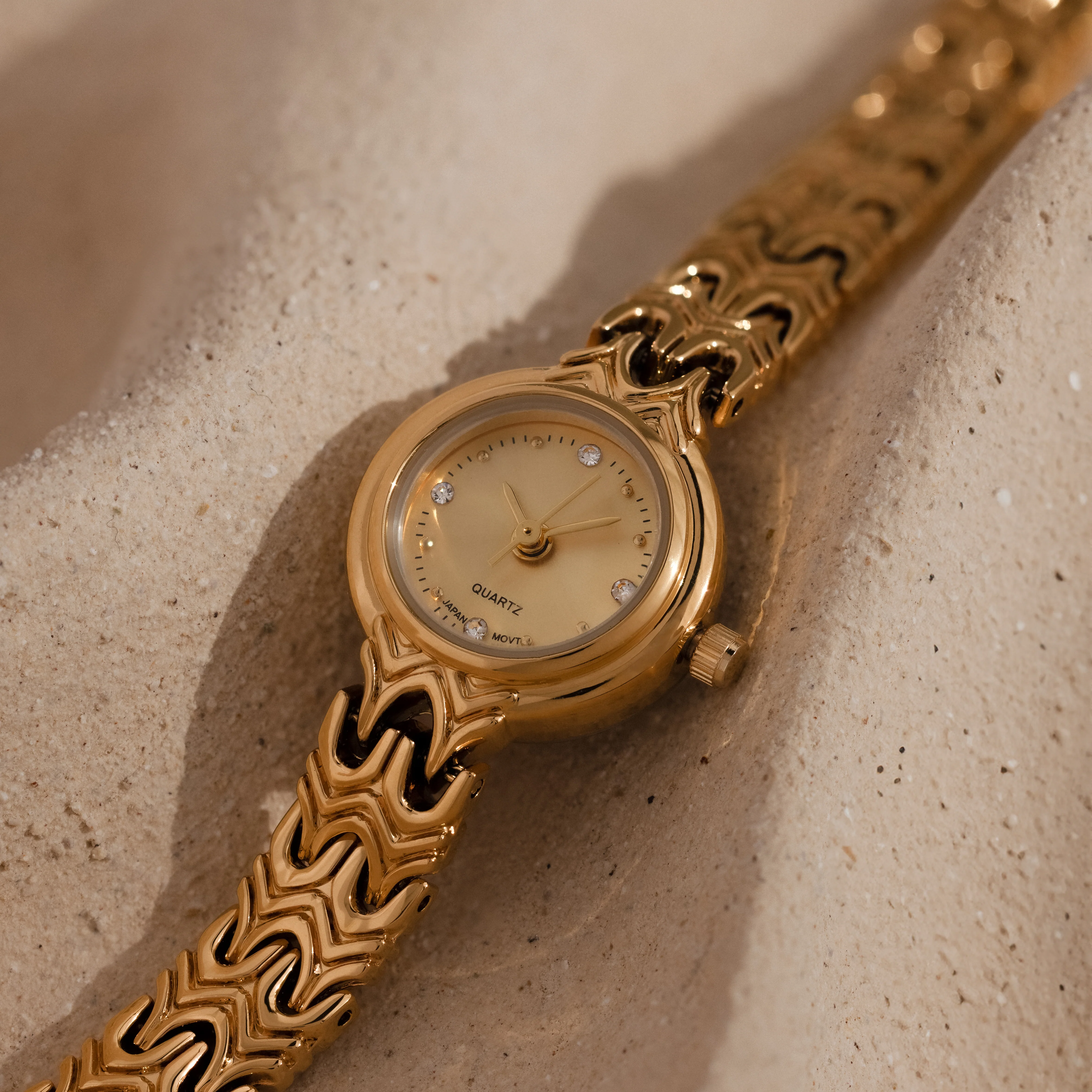 Wavy Link Timepiece - Image 3